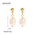 Orecchini in acciaio inossidabile con perle d'acqua dolce, design elegante e lucido, perline bianche e lucenti.