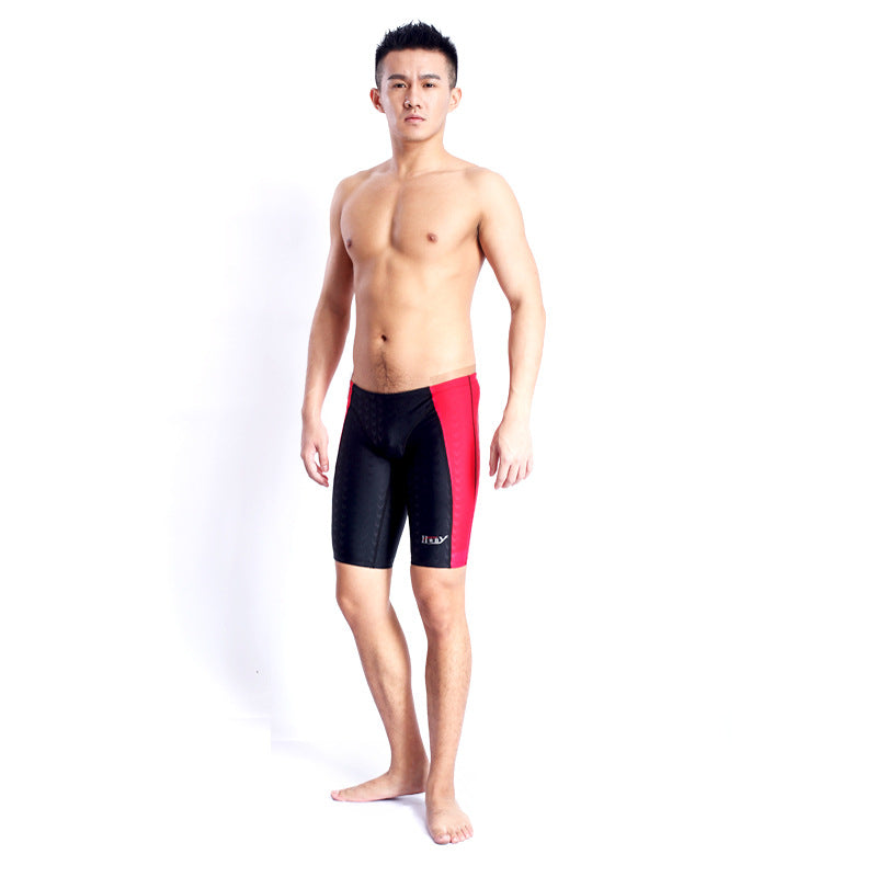 Shorts da nuoto Valstrend con protezione shark skin a cinque punti, tessuto elastico e design aderente per nuotare in acqua.