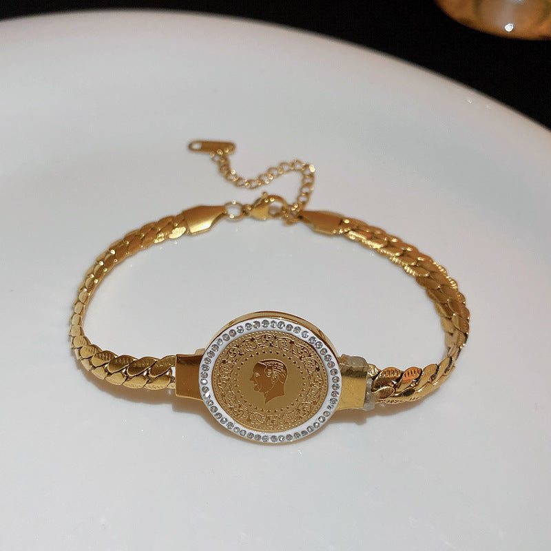 Orecchini a clip in titanio e acciaio con design retrò e diamanti, forma rotonda, stile di lusso accessibile e originale Valstrend.