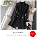 Cappotto trench casual e versatile Valstrend, corto e leggero, ideale per look pratici e alla moda in tonalità neutre.
