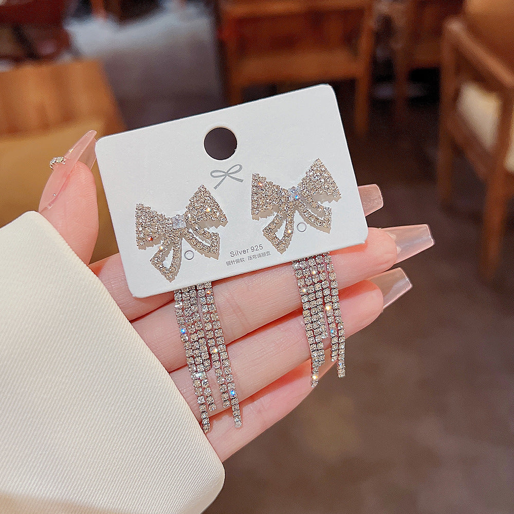Orecchini in argento sterling con perla, stile elegante e raffinato, delicati e luminosi, per un tocco di lusso e personalità