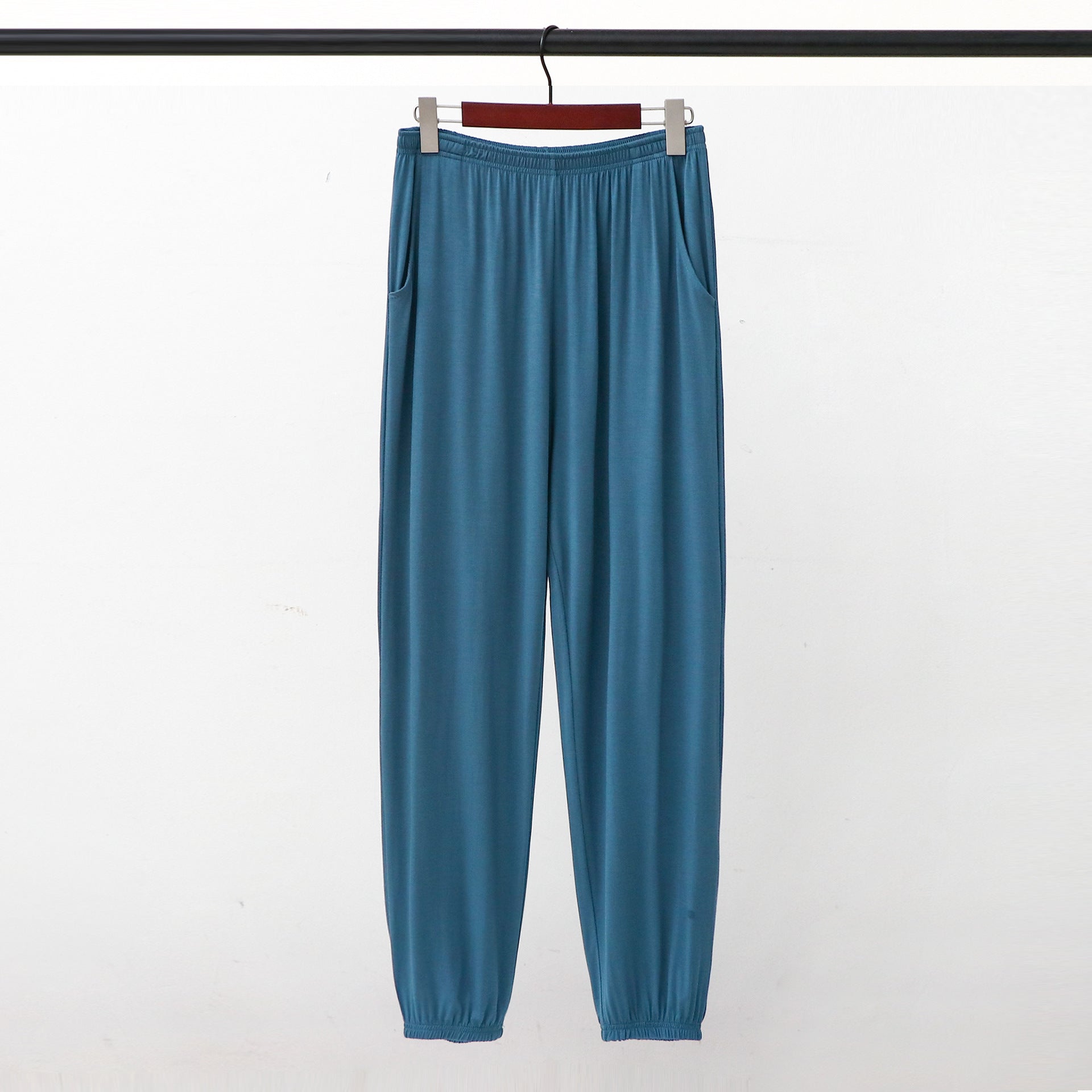 Pantaloni da uomo Valstrend in modal leggeri e sottili, con tasche, ideali per l'estate, vestibilità comoda e stile casual.