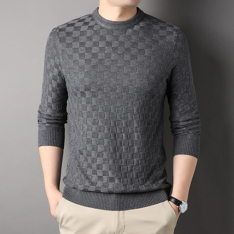 Maglione casual girocollo Valstrend in tessuto sottile e morbido, vestibilità ampia e comoda, ideale per look informali.