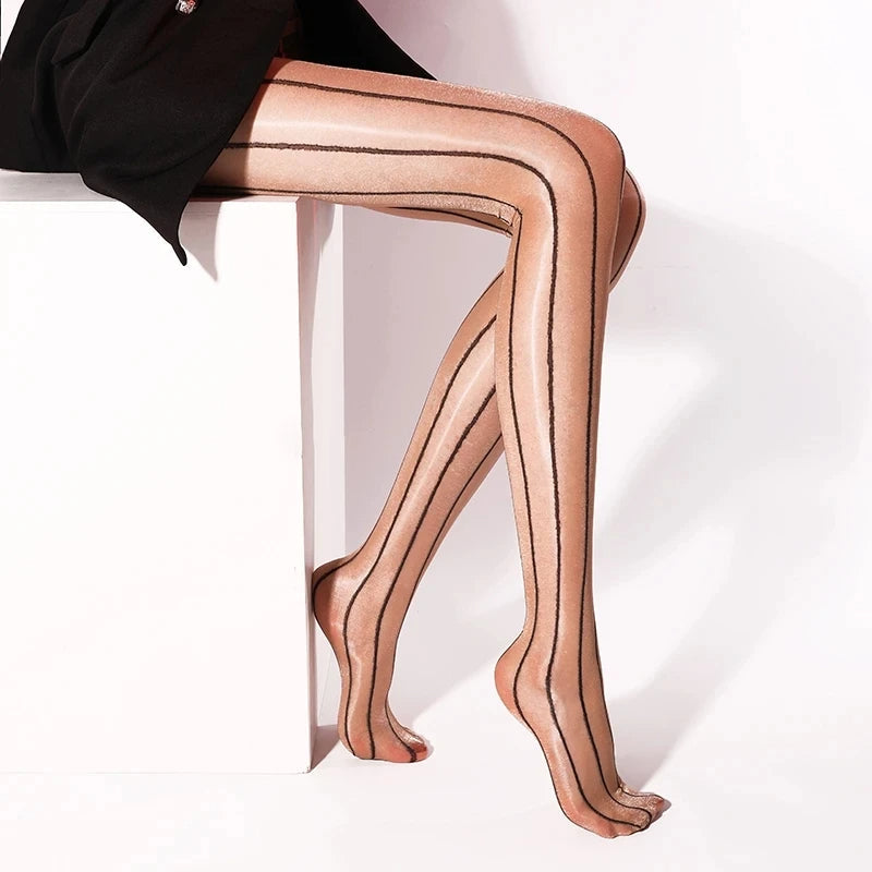 Calze verticali giapponesi lucide e setose Valstrend, tessuto brillante e elegante, indossate con stile e raffinatezza.