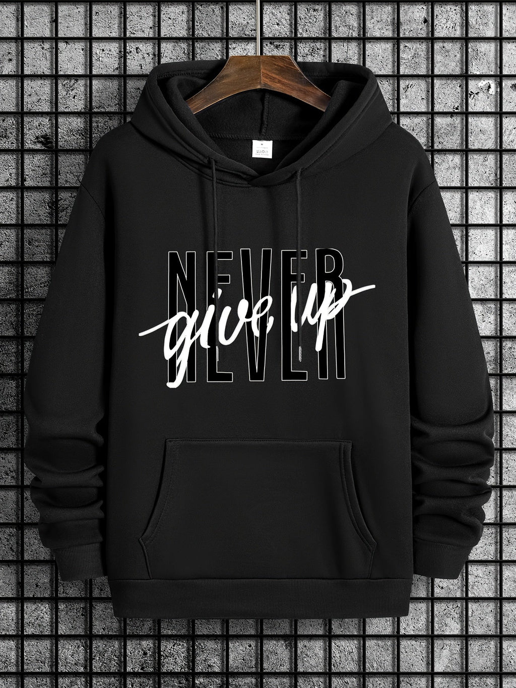 Felpa con cappuccio da uomo Valstrend, con stampa "Never Give Up", maniche lunghe, tasca frontale e cordoncino, stile casual.