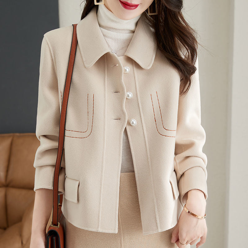Cappotto in lana colorata per donna di piccole dimensioni, stile elegante, marca Valstrend Shop, dettaglio tessuto e vestibilità