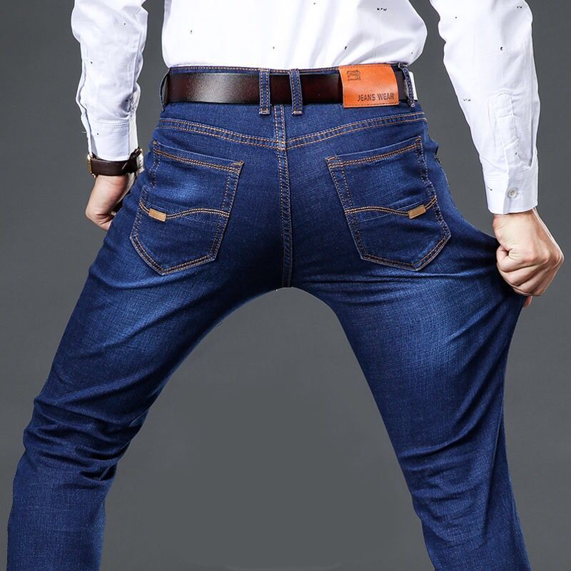 Jeans da uomo elasticizzati a taglio dritto e casual di Valstrend Shop, con vestibilità comoda e stile semplice.