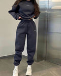 Completo sportivo casual da donna Valstrend, top e pantaloni slim-fit in tessuto comodo, ideale per allenamento e tempo libero