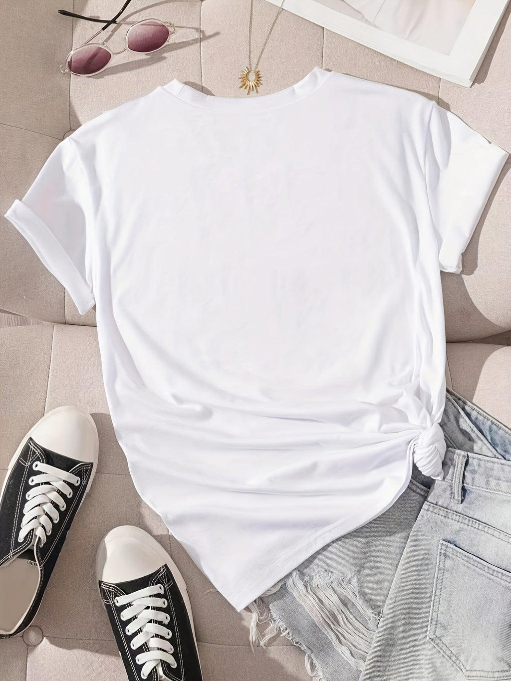 T-shirt donna Valstrend con stampa lettera, manica corta, collo rotondo, perfetta per primavera ed estate.