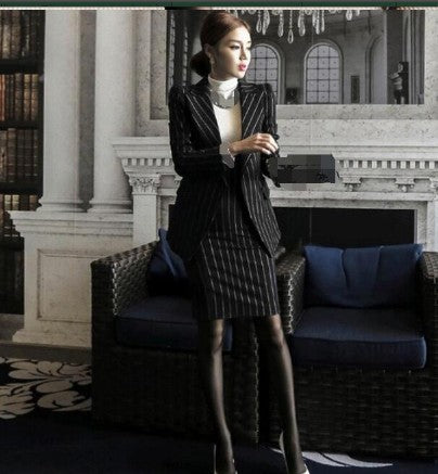 Completo elegante da donna Valstrend Socialite Suit a righe, giacca e pantaloni coordinati in stile fashion sociale.