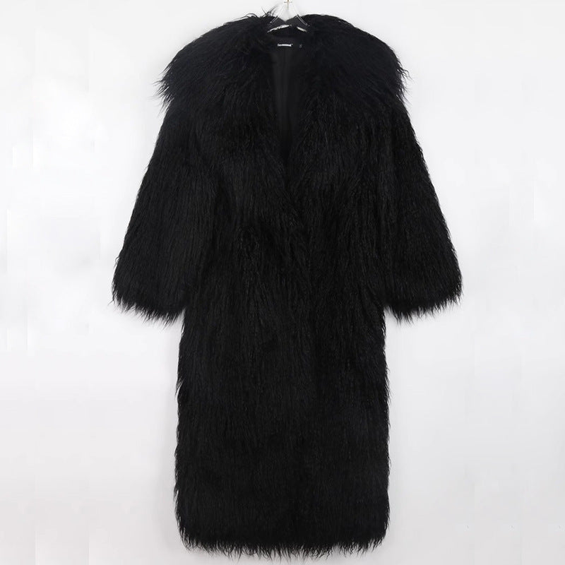 Cappotto in pelle con pelliccia, colletto lungo e cravatta, stile casual e caldo, marchio Valstrend, protezione ambientale e comfort.