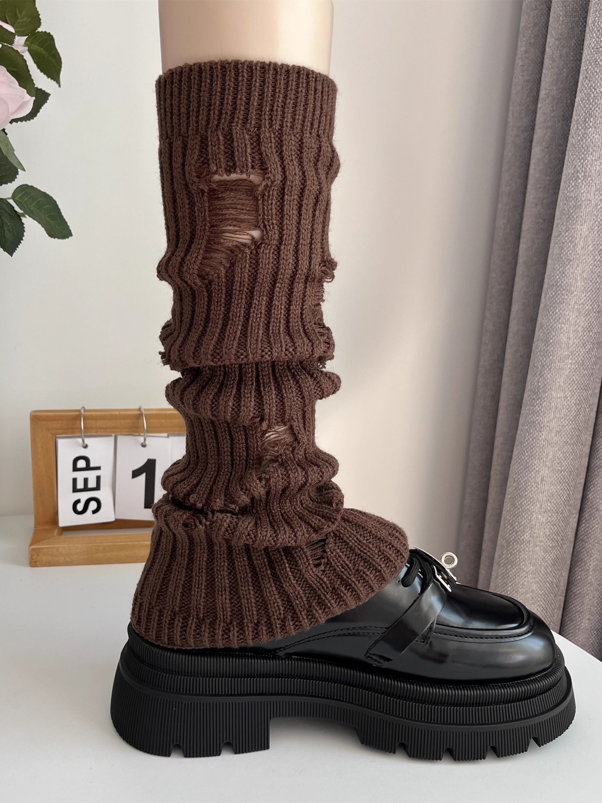 Calzini da caffè personalizzati Valstrend con motivo verticale perforato, in tessuto morbido e dettagli eleganti.