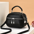 Borsa a spalla femminile Valstrend in pelle leggera, capiente e morbida, con design versatile e spazioso scomparto.