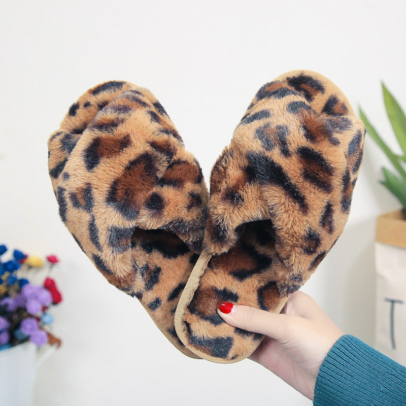 Ciabatte donna in pelliccia con stampa leopardata Valstrend, comode e morbide per uso domestico