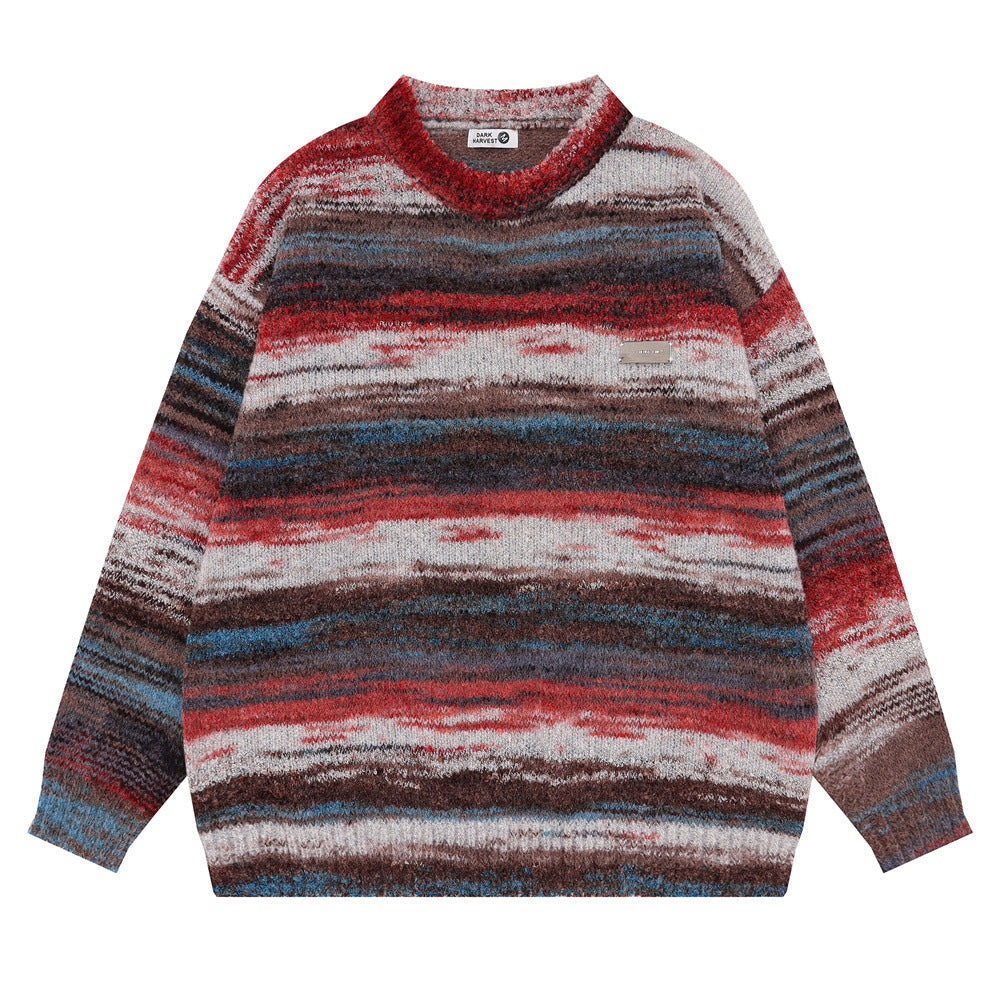 Maglione uomo a girocollo morbido e largo, colore neutro, indossato con maniche lunghe e vestibilità comoda, marca Valstrend shop