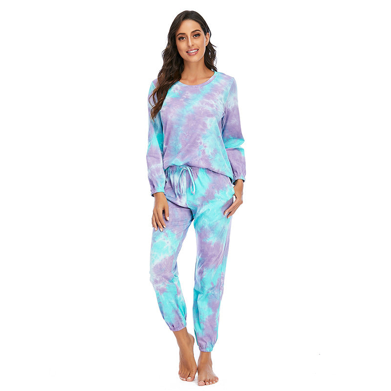 Pigiama donna casual in tie-dye con maniche lunghe e pantaloni, outfit comodo e alla moda di Valstrend shop.