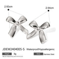 Orecchini a fiocco in acciaio inossidabile lucido di Valstrend, design elegante con finitura brillante, visibile nell'immagine.