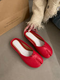Scarpe Valstrend Trotter a dita divisa, slip-on a bassa altezza, con suola morbida e design comodo per uso quotidiano.