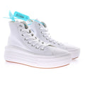 Scarpe con piattaforma elevatrice Valstrend, calzature alla moda con suola alta e design moderno, visibili in primo piano.