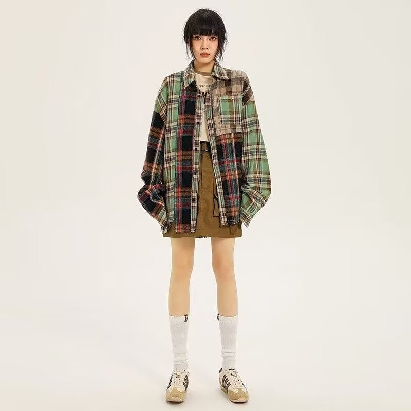 Camicia casual donna in stile retrò a quadri di Valstrend, tessuto morbido con stampa a scacchi colorata.