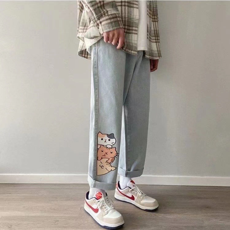 Jeans uomo dritti e larghi Valstrend con stampa gattino, tessuto denim blu, vestibilità comoda e stile casual.