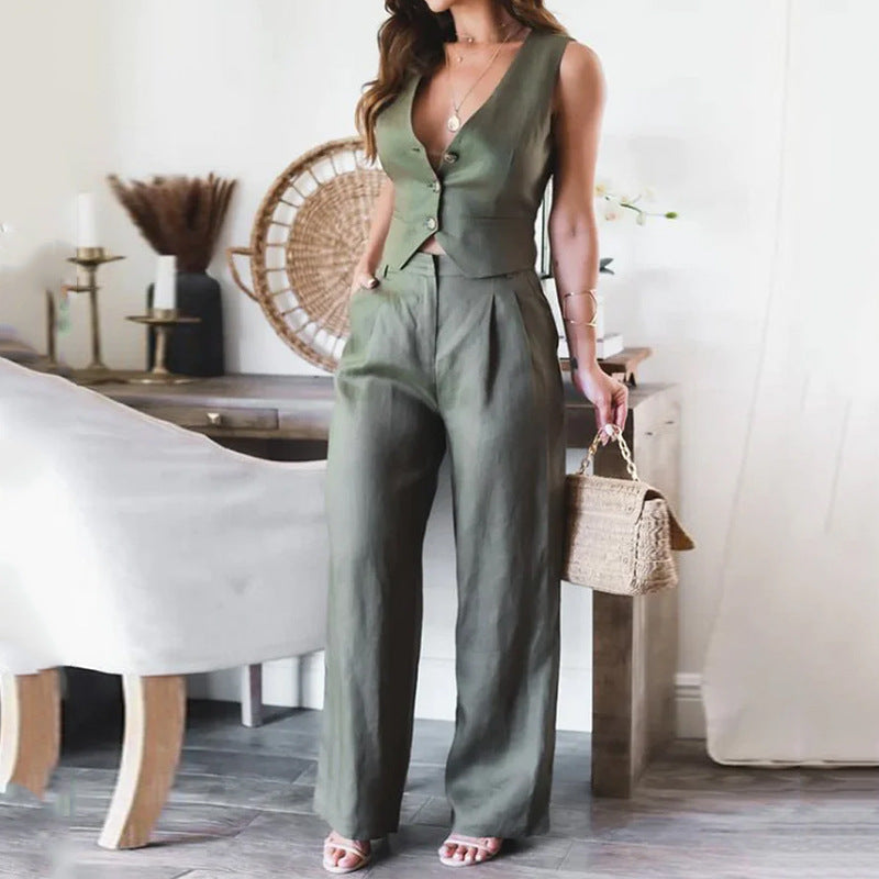 Gonna donna con giacca senza maniche Valstrend in tessuto elegante, ideale per look professionali e casual sofisticati.