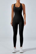 Pantaloni yoga aderenti e elasticizzati Valstrend, modello one-piece con supporto per i fianchi e design modellante.