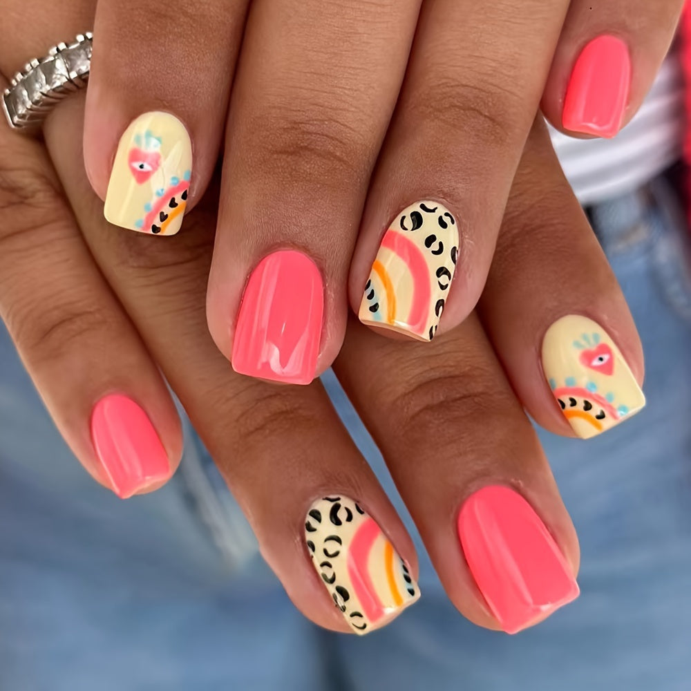 Set di 24 unghie finte lucide Valstrend con disegni leopard, cuori e occhi, forma quadrata corta, colori misti, per donne e ragazze.