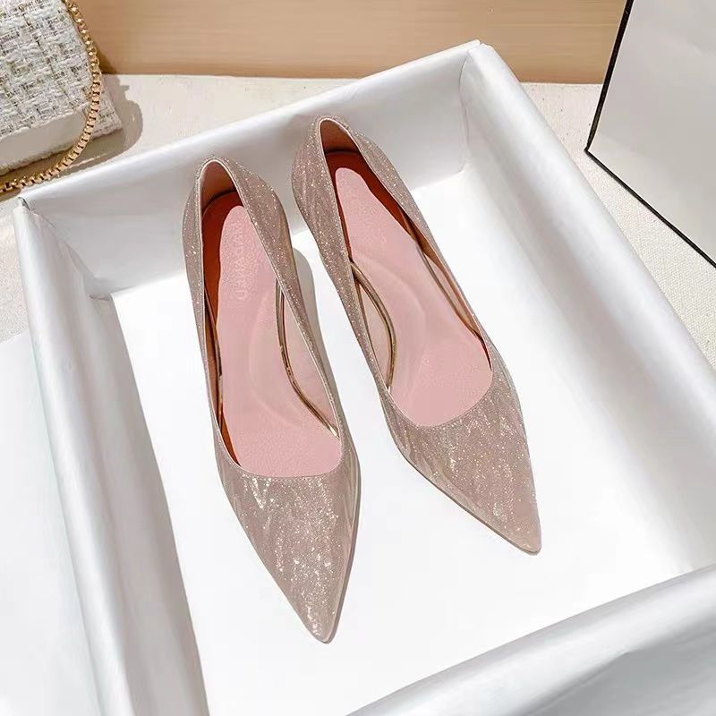 Décolleté Valstrend No Tired Feet in pelle nera con tacco medio e design elegante, ideali per occasioni speciali.