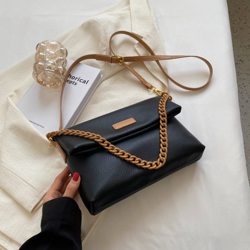 Borsa femminile semplice in PU con catena moda, design elegante e tracolla regolabile, stile Valstrend shop.