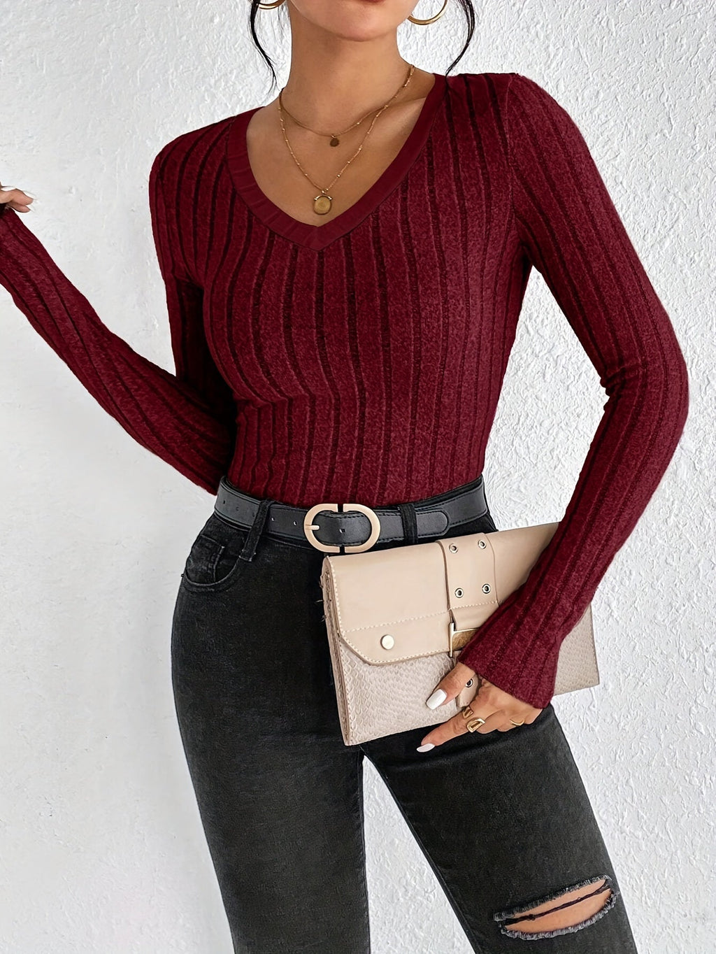 Maglietta a manica lunga Valstrend, scollo a V slim e a coste, tinta unita elegante, ideale per primavera e autunno, donna.