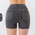 Shorts in denim yoga per donna di Valstrend, design per sollevare i fianchi, con vita alta e dettagli in tessuto comodo e elastico.
