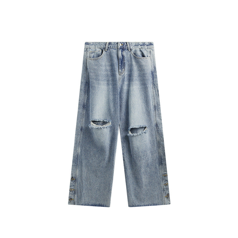 Jeans larghi in stile retrò, wash vintage, marca Valstrend, modello street trendy, vestibilità comoda e alla moda.