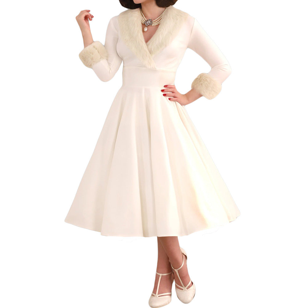 Vestito donna Valstrend con maniche lunghe, colletto in pelliccia e vestibilità slim, abbigliamento moda elegante.