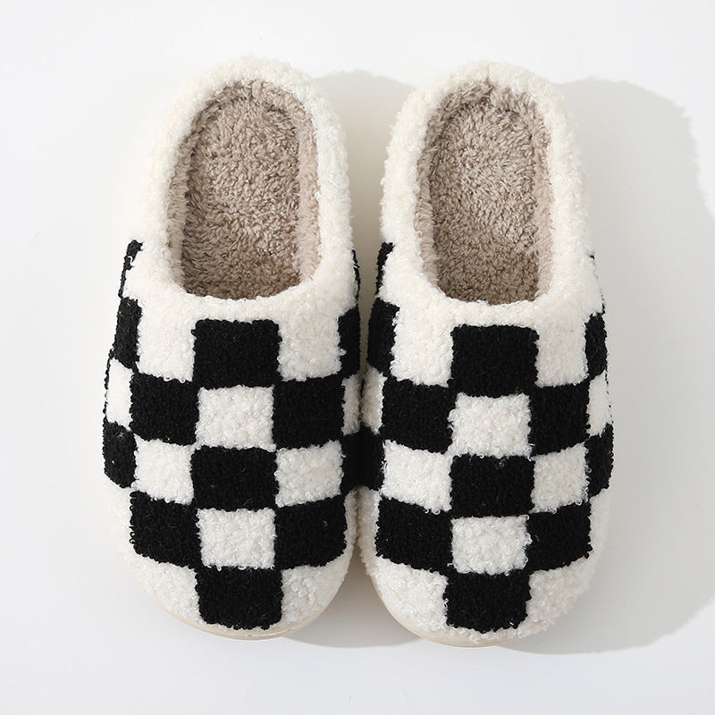 Ciabatte in cotone calde e comode con motivo scacchiera per casa, marca Valstrend, ideali per l'inverno.