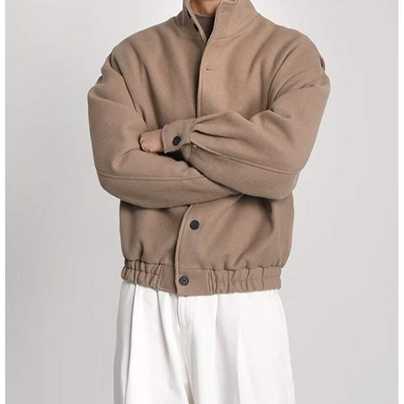 Camicia da uomo business Valstrend con colletto rialzato e cappotto di lana, vista frontale, stile elegante e moderno.