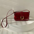 Borsa donna in pelle patentata lucida, stile retrò, di alta qualità, marca Valstrend. Dettagli eleganti e rifiniti.
