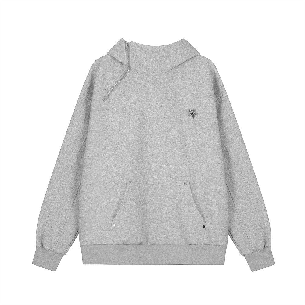 Felpa oversize semplice di Valstrend, stile street fashion, con cappuccio e design casual, in tessuto morbido e comodo.