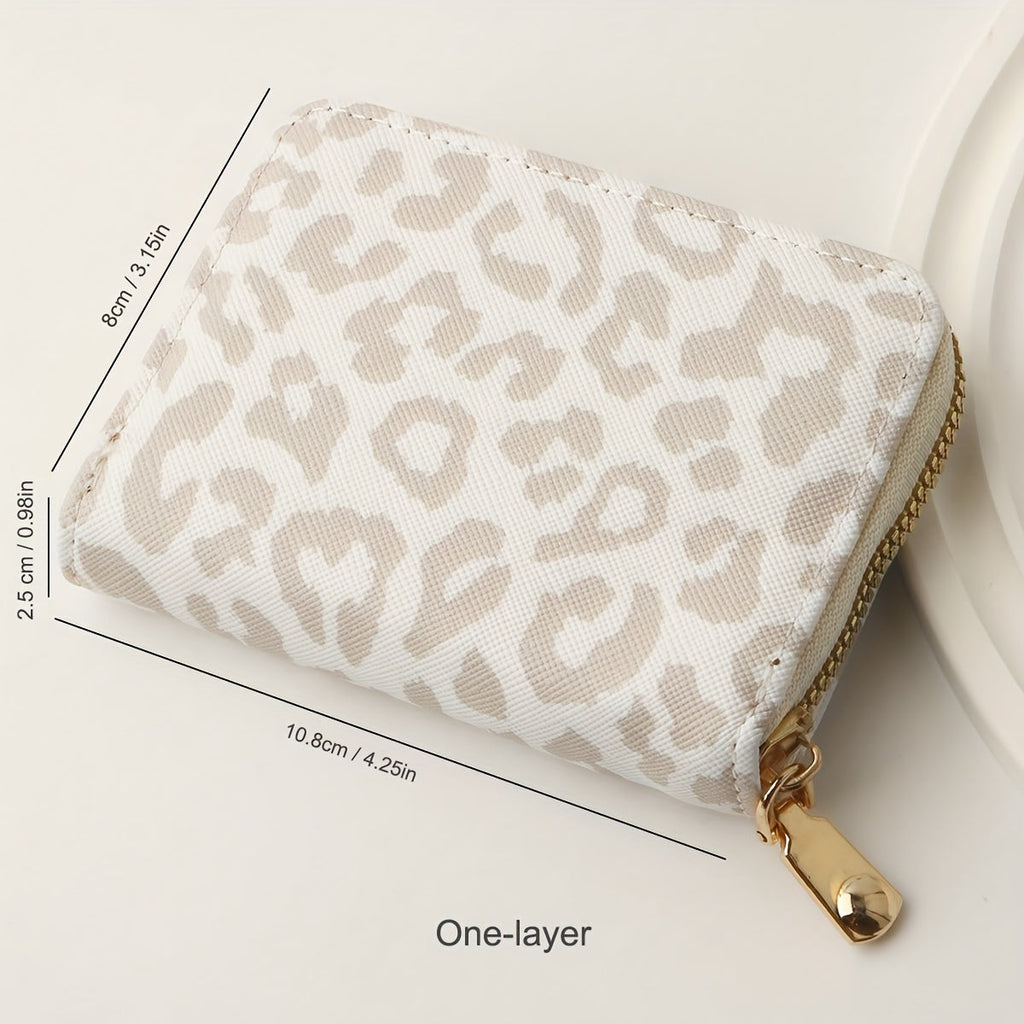 Portafoglio donna con stampa leopardata Valstrend, in ecopelle leggera con zip, slot per carte e ID, elegante e compatto.