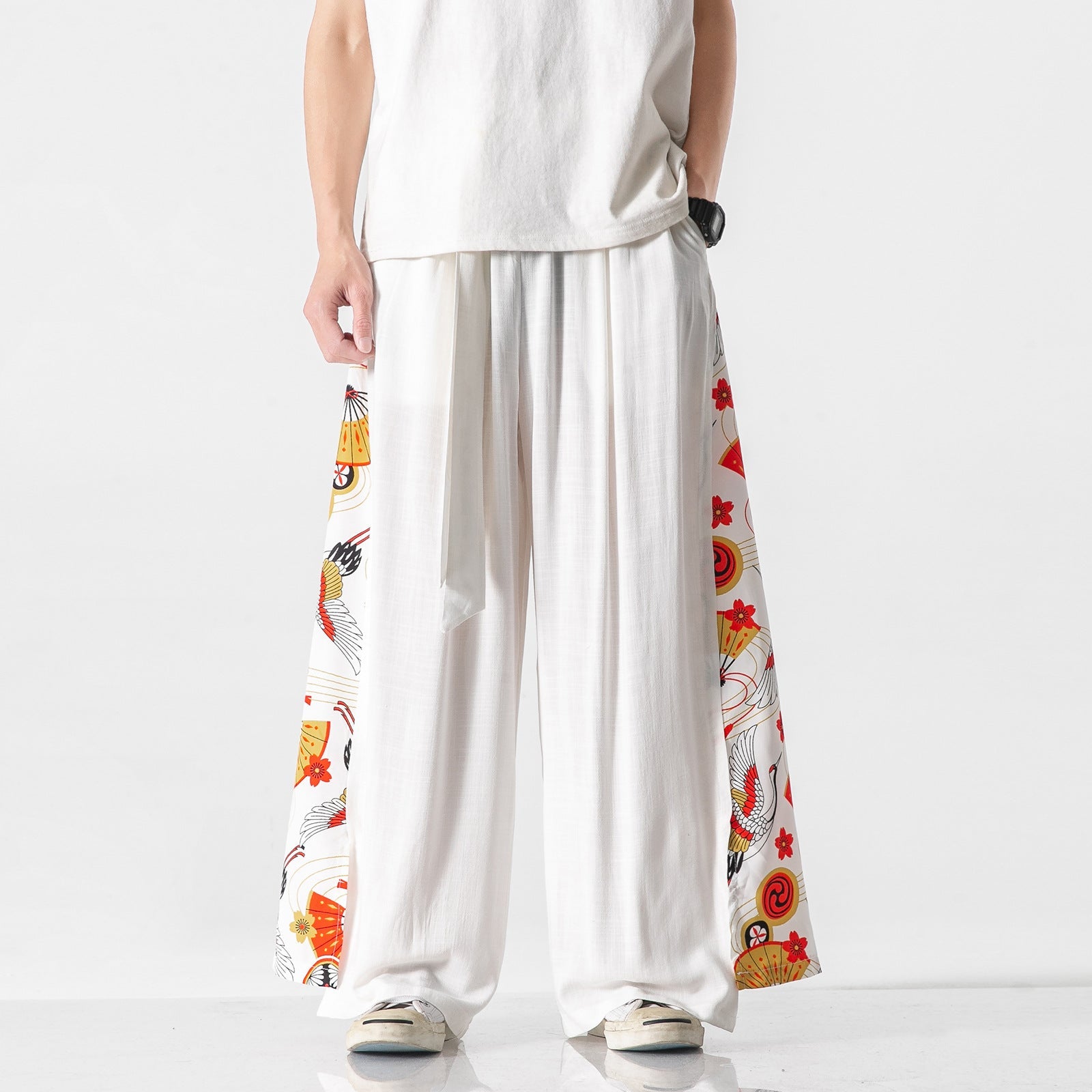 Pantaloni casual in cotone e lino stile cinese, Valstrend, con taglio comodo e dettagli eleganti, visibili in primo piano.