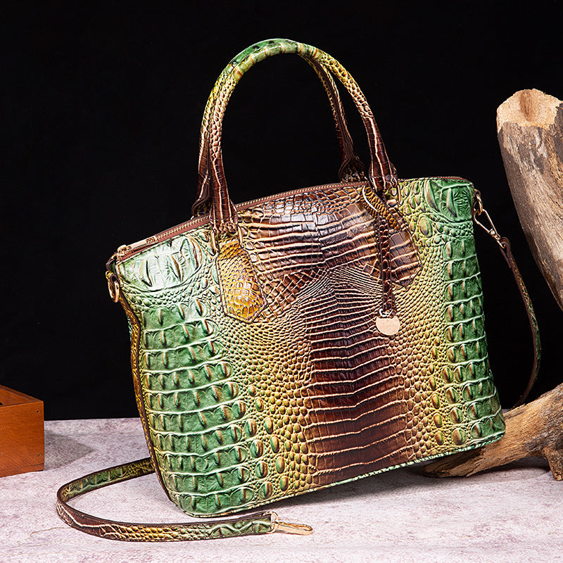 Borsa a tracolla donna Valstrend con motivo rettile retrò, porta con sé uno stile elegante e compatto per uso quotidiano.
