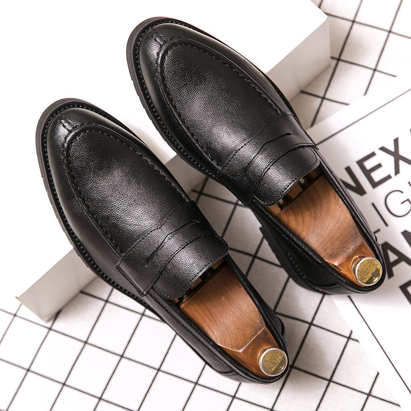 Scarpe casual da uomo Valstrend, slip-on retrò britanniche con punta rotonda e design comodo per uso quotidiano.