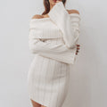 Vestito donna a maniche lunghe e senza spalline Valstrend, abbigliamento elegante e alla moda, indossato su una modella in un ambiente neutro.