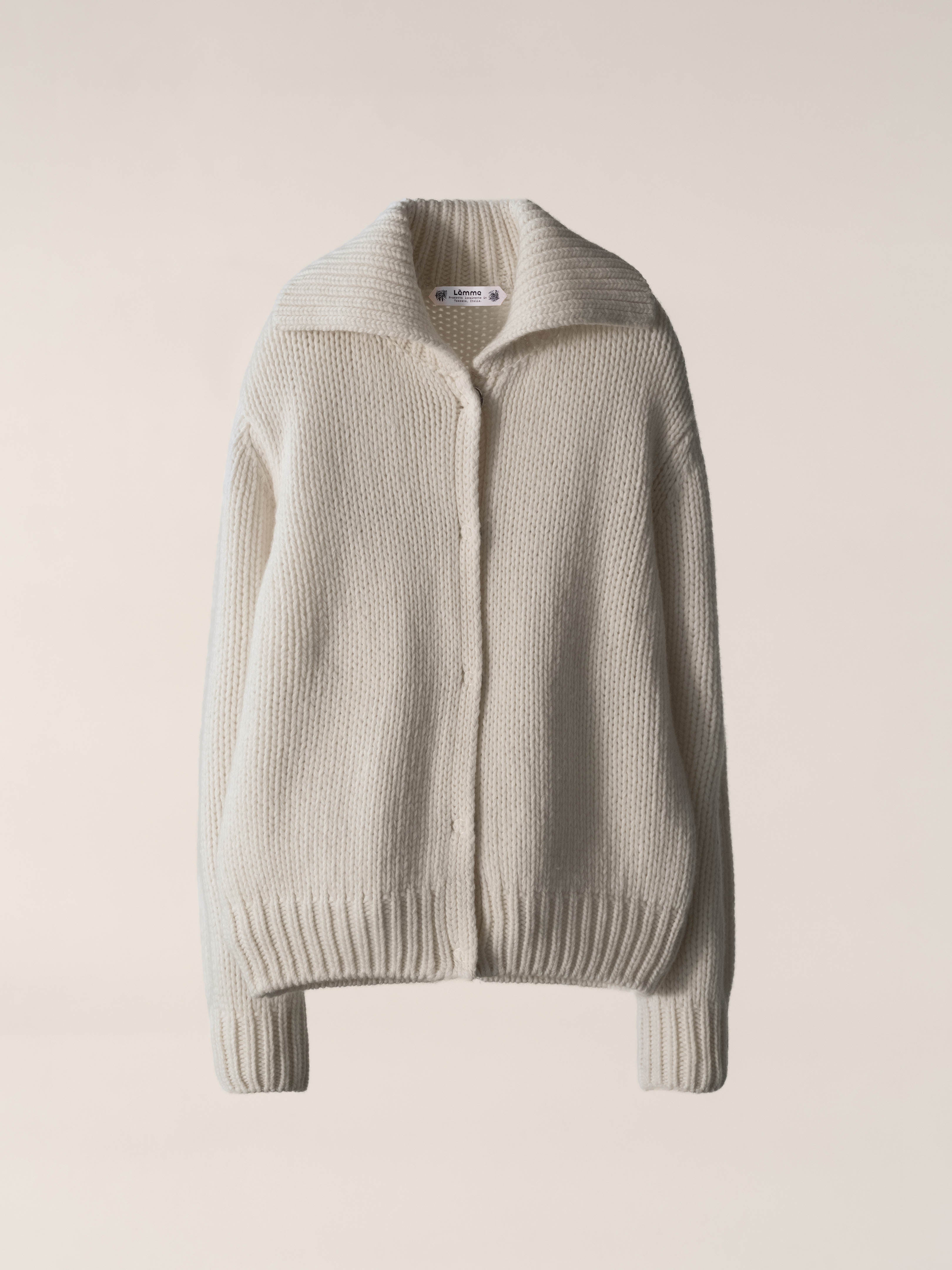 Cardigan chunky in misto cashmere e lana, colore grigio acciaio, brand Lèmme, maglieria calda e morbida.
