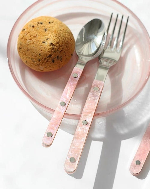 Set di 10 posate moderne ed eleganti Sajishop in rosa, design sleek e raffinato, perfette per tavole eleganti e moderne.