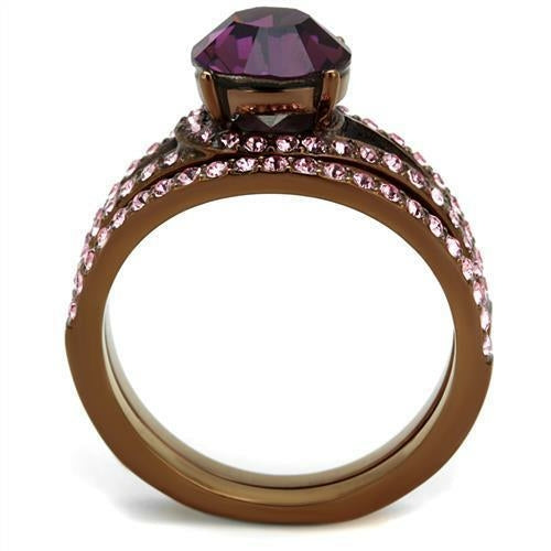 Anello in acciaio inox leggero IP Coffee con cristallo di alta qualità, mostrato in primo piano con dettagli lucidi e riflessi.