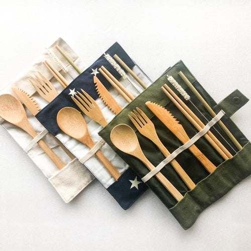 Set di posate in bambù Sajishop, riutilizzabile e ecologico, con cucchiai, forchette e coltelli in cotone organico verde militare.