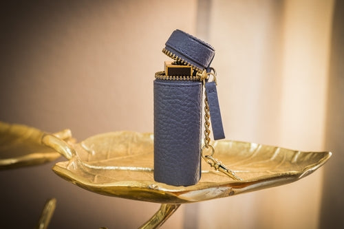 Porta rossetti Sajishop di colore blu, contenitore compatto e pratico per conservare i rossetti con design elegante.