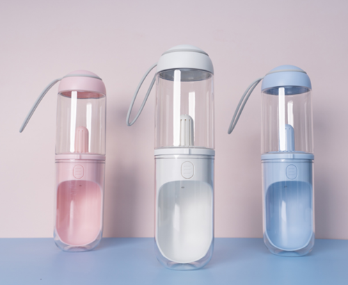 Dispenser d'acqua portatile Sajishop blu per cani e gatti, bottiglia d'acqua da viaggio per animali all'aperto.