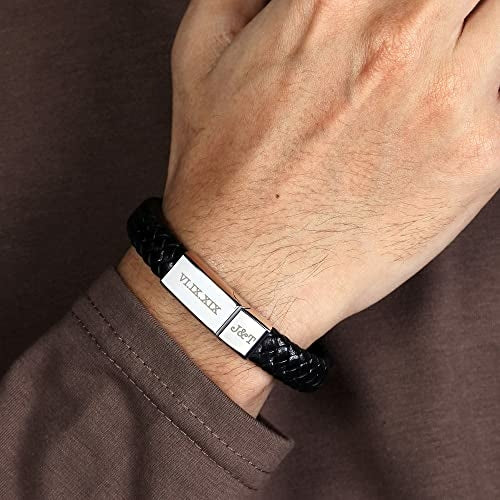 Bracciale da uomo in pelle intrecciata con numeri romani incisi, stile Sajishop, elegante e robusto, adatto a look casual e formali.